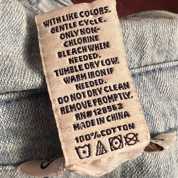 Indigo Rein jean vest frayed hem pockets small EUC - Picture 6 of 6